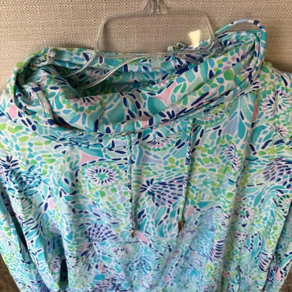 Lilly pulitzer UPF 50+ ChillyLilly Lilblock Popover Hooded Face Mask Top XL, EUC - Picture 6 of 8